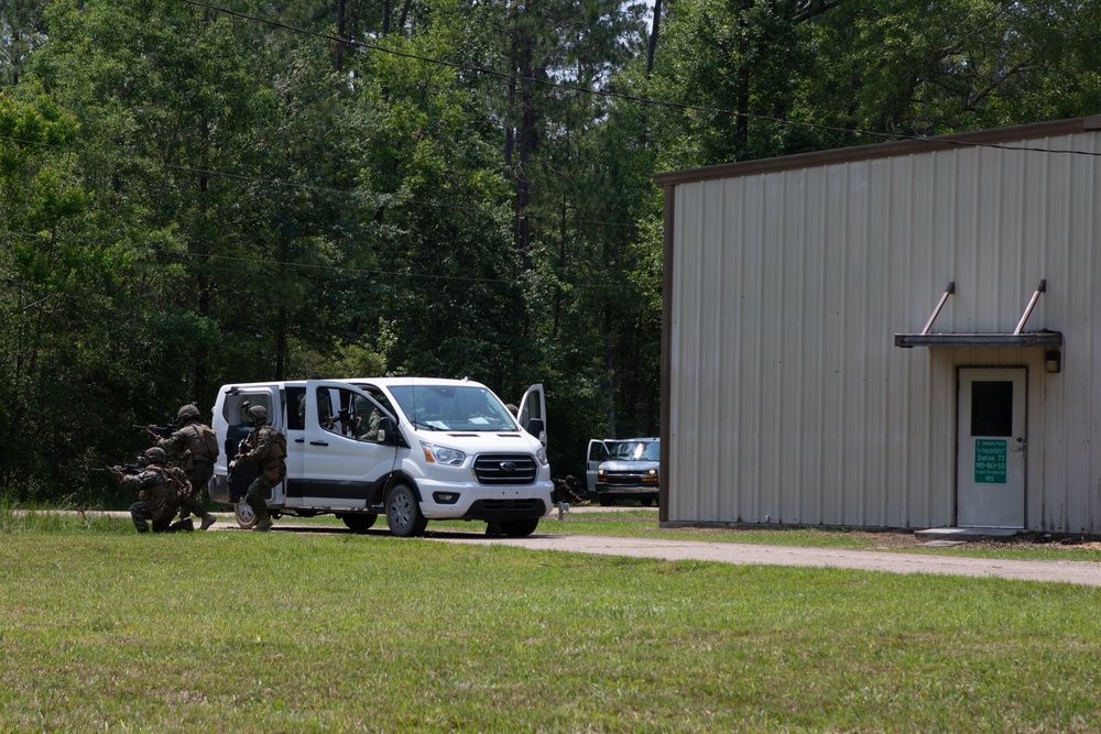 Reserve Marines Support Exercise Raven 22-5