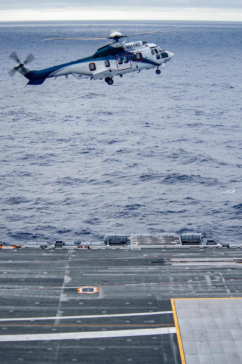USS Ronald Reagan (CVN 76) Conducts Replenishment-at-Sea