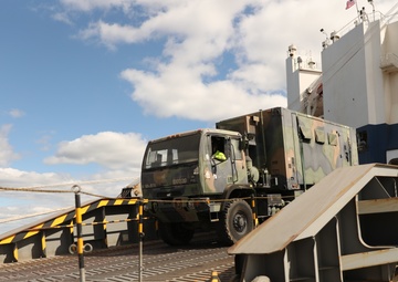 Provider Soldiers conduct port to fort operations