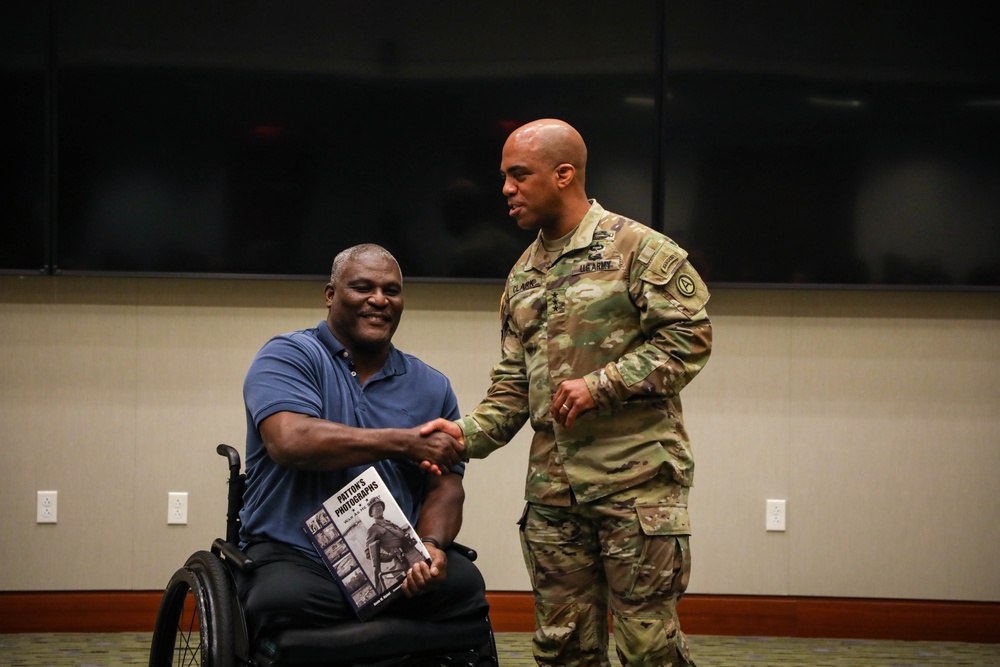 Col. (Ret.) Gregory Gadson Visits USARCENT