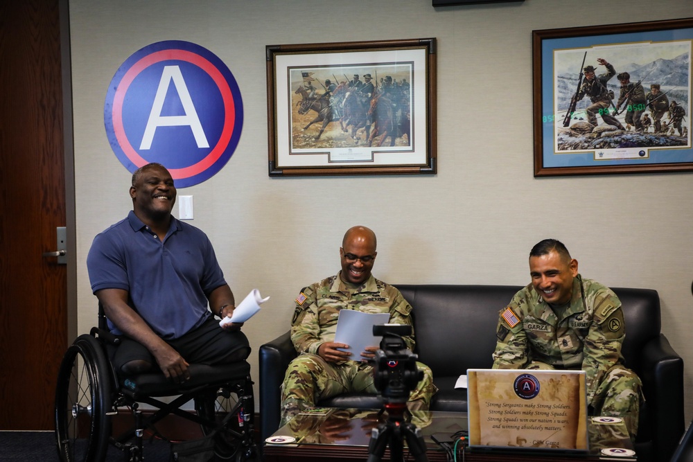 Col. (Ret.) Gregory Gadson Visits USARCENT