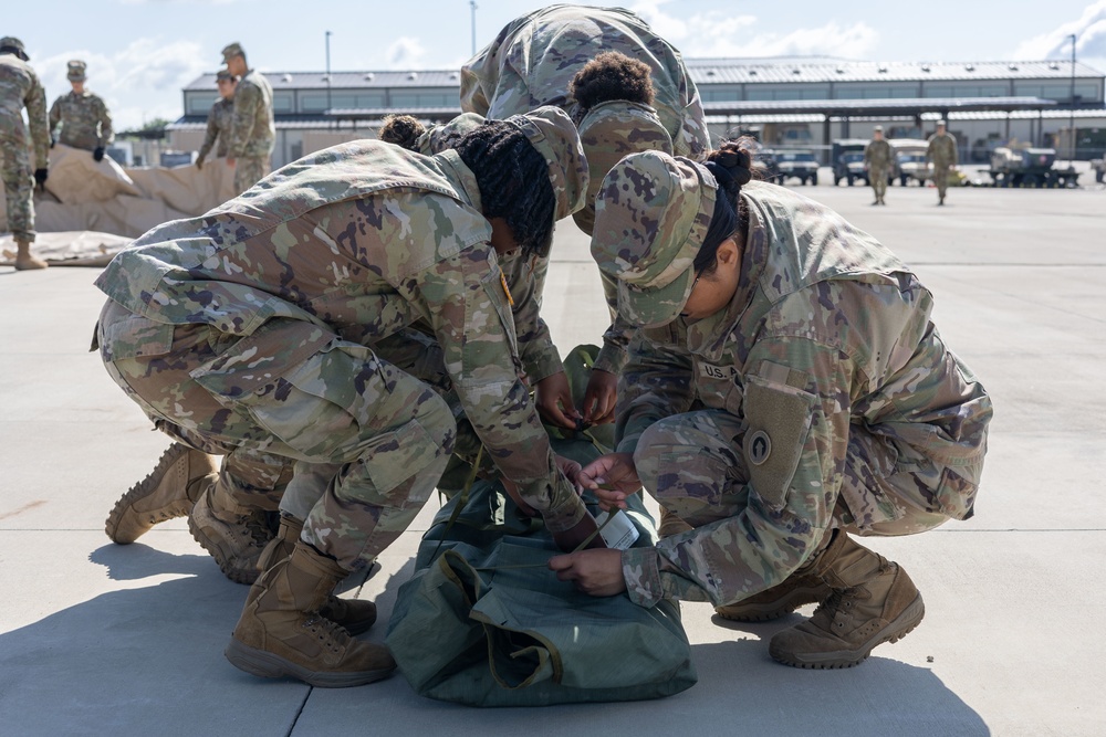 DVIDS - Images - 1st TSC Soldiers conduct motor pool maintenance [Image ...