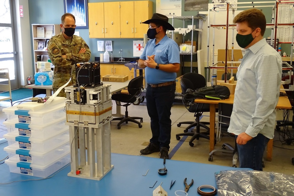 CFSCC commander visits Cal Poly CubeSat Lab, lauds first space research and development agreement