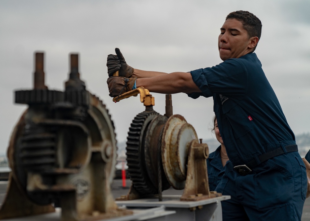 USS Carl Vinson (CVN70) Sailors Remove Aircraft Catapult