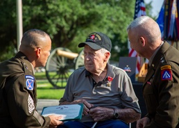 WWII Soldier receives Bronze Star during ceremony at Fort Sam Houston