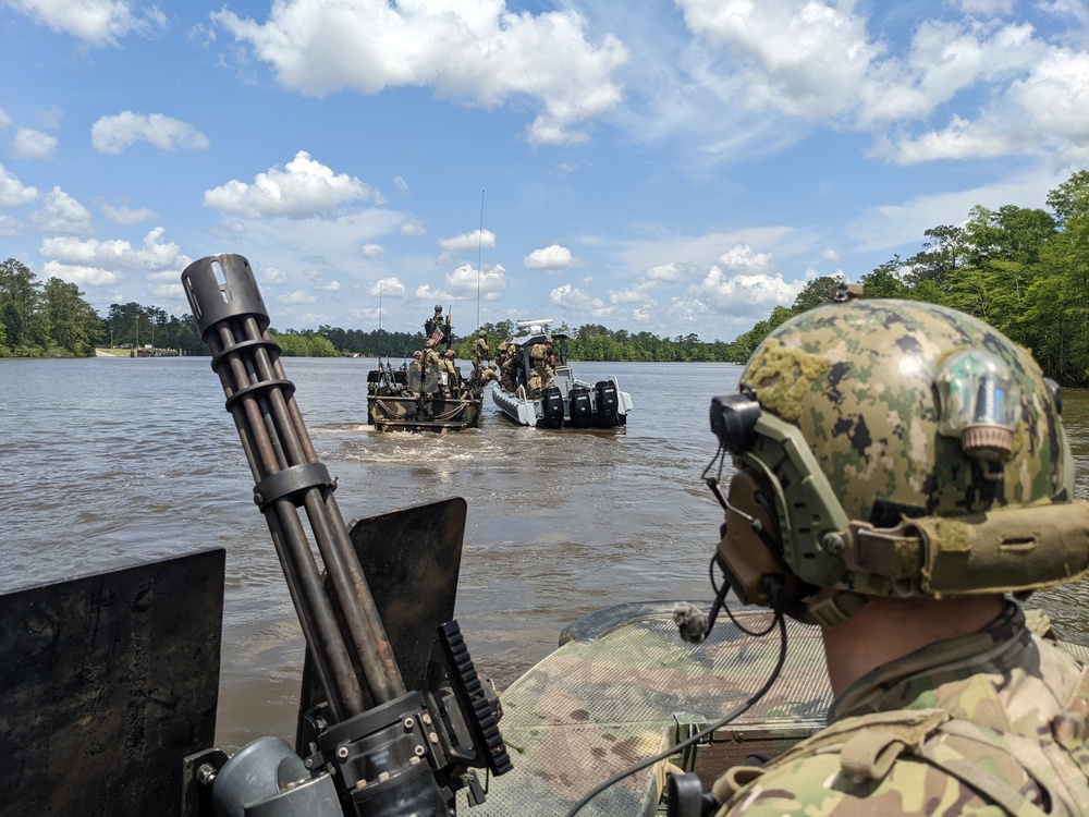 1st SFG (A) Green Berets train with Special Boat Team 22 and 238th Air Special Operations Squadron during Southern Strike 22