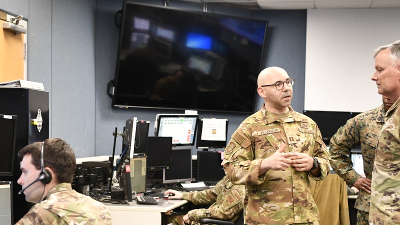NORAD Commander visits the Western Air Defense Sector
