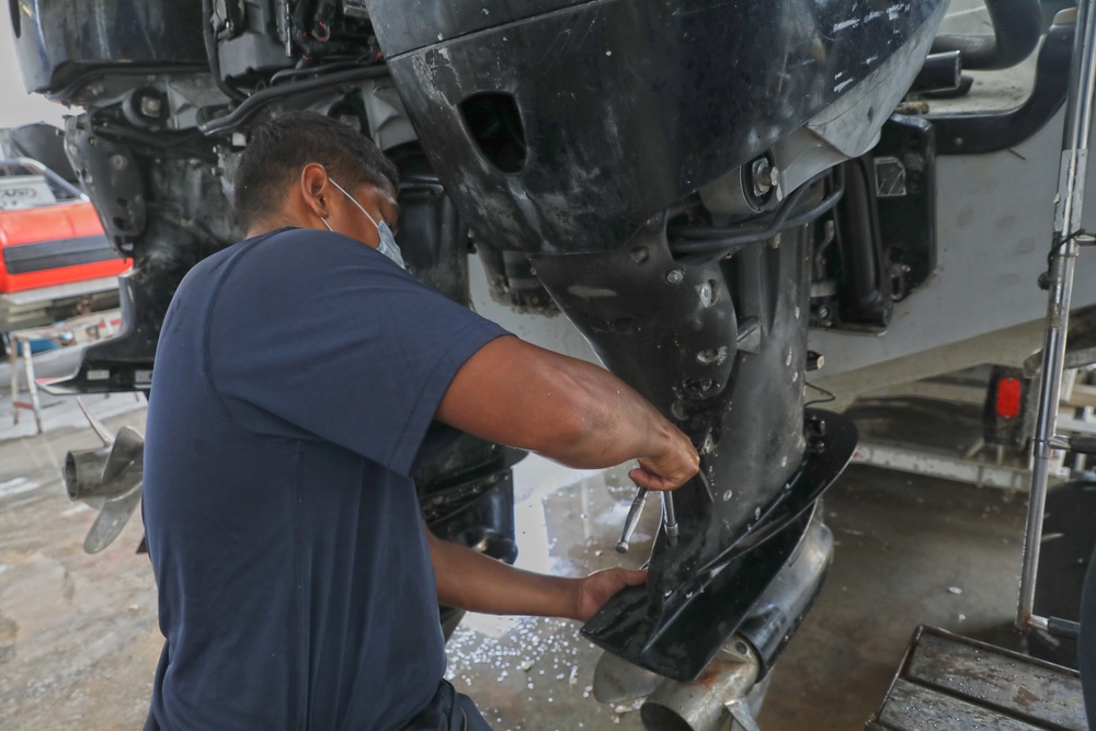 Belize Coast Guard vessel maintenance training during Tradewinds 2022