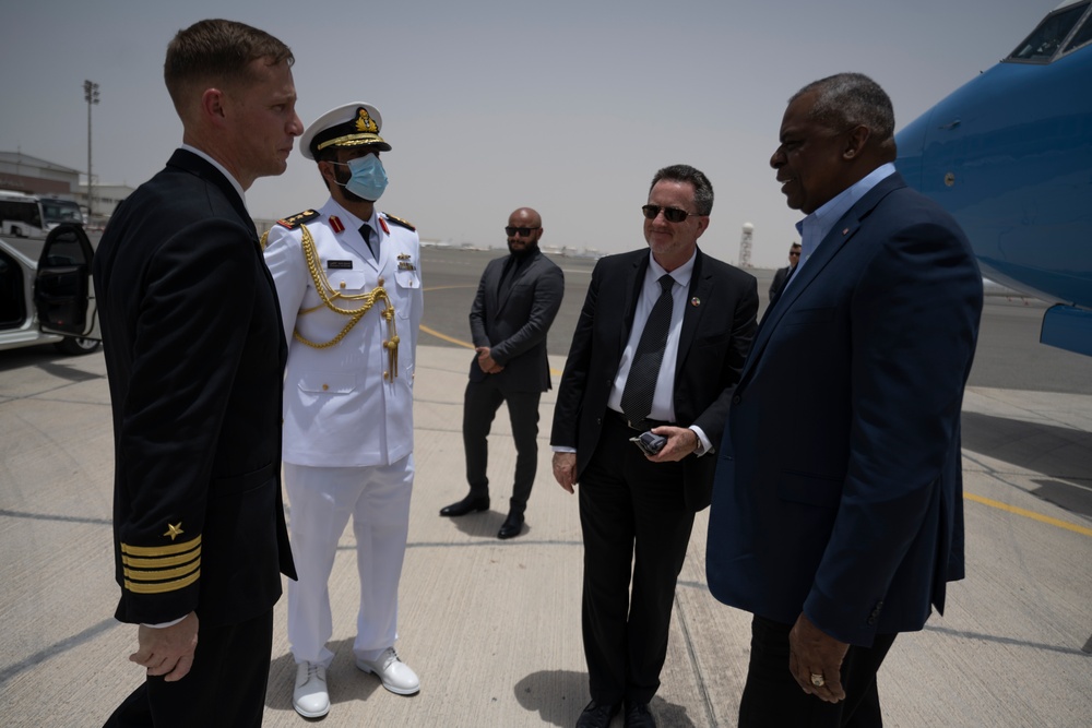 SECDEF Visits UAE