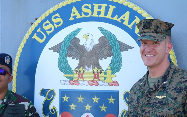 USS Ashland conducts bilateral ship tour