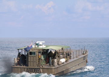 USS Ashland conducts LCM operations during Croc Response