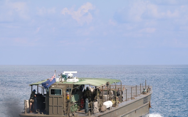 USS Ashland conducts LCM operations during Croc Response