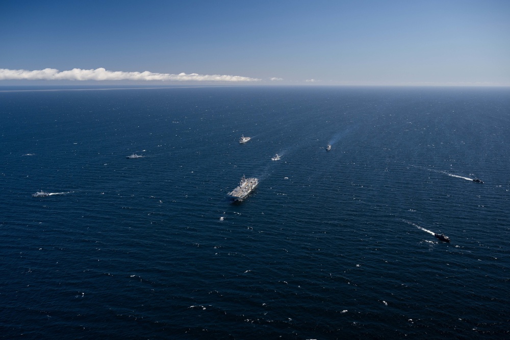 Kearsarge Conducts Operations in the Atlantic Ocean.
