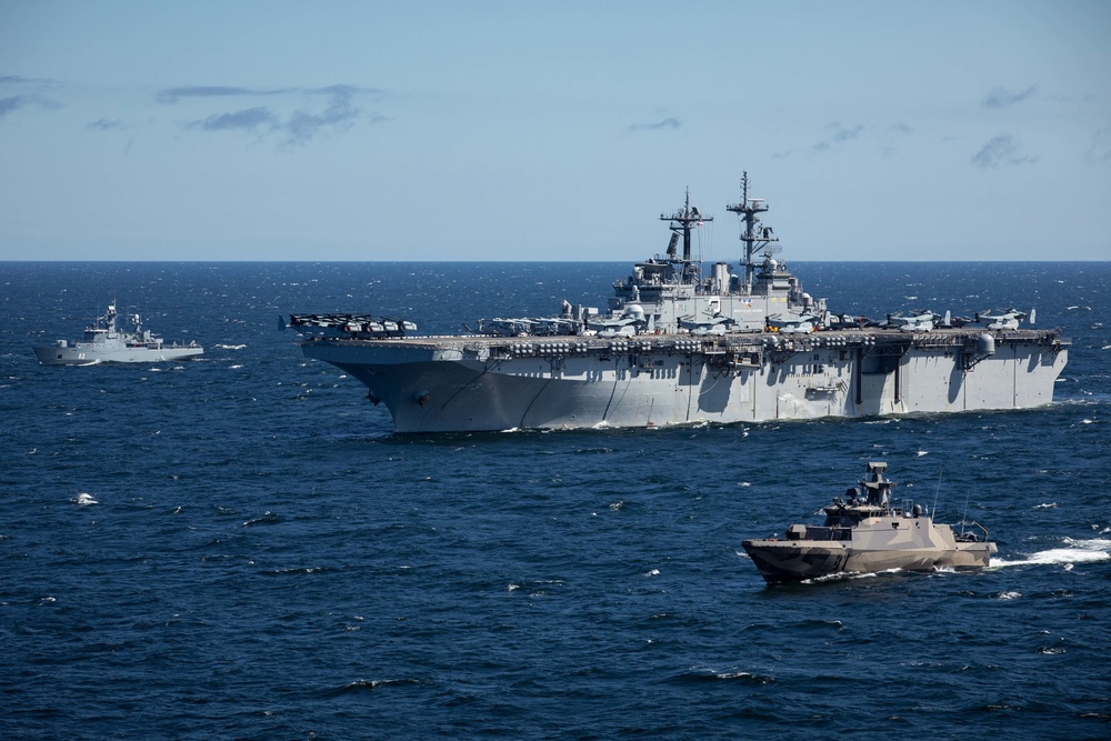 Kearsarge Conducts Operations in the Atlantic Ocean.