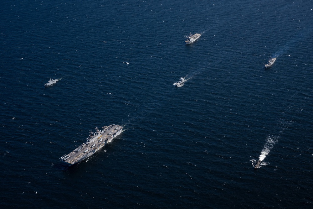 Kearsarge Conducts Operations in the Atlantic Ocean.