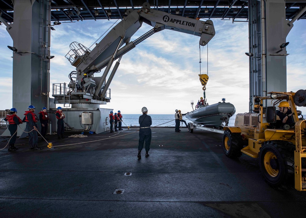 USS Hershel "Woody" Williams (ESB 4) Conducts Small Boat Operations