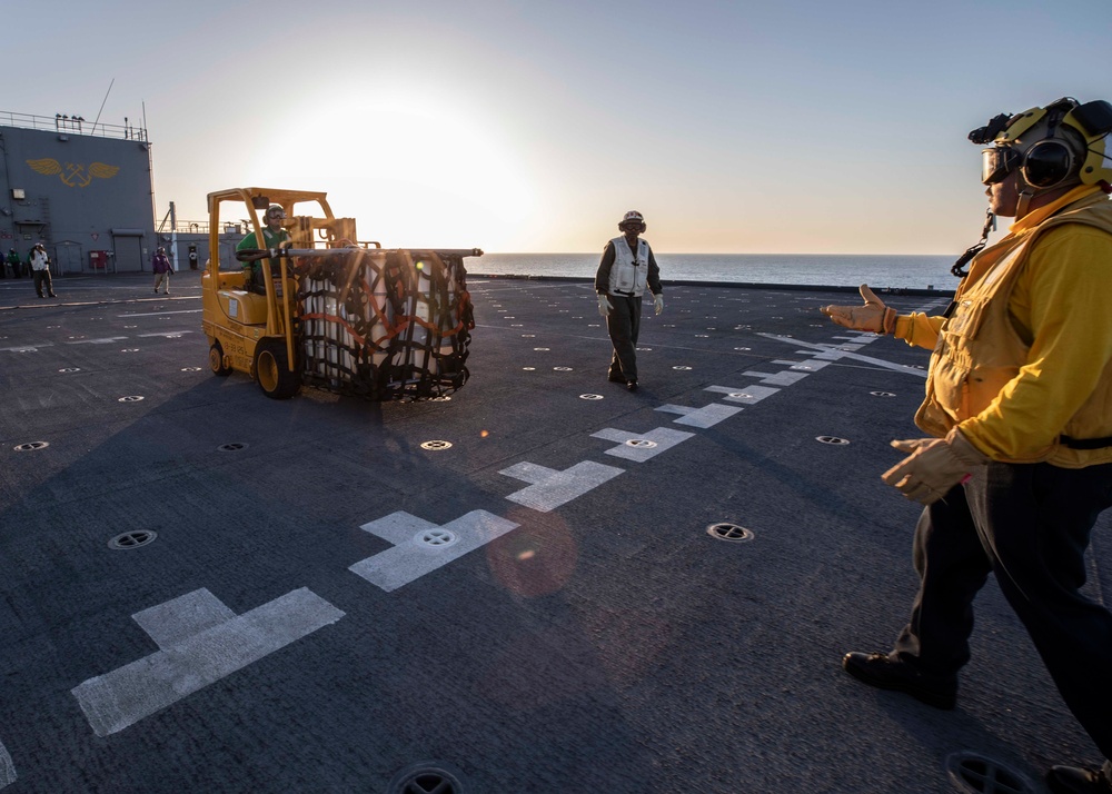 USS Hershel "Woody" Williams (ESB 4) Conducts Flight Operations
