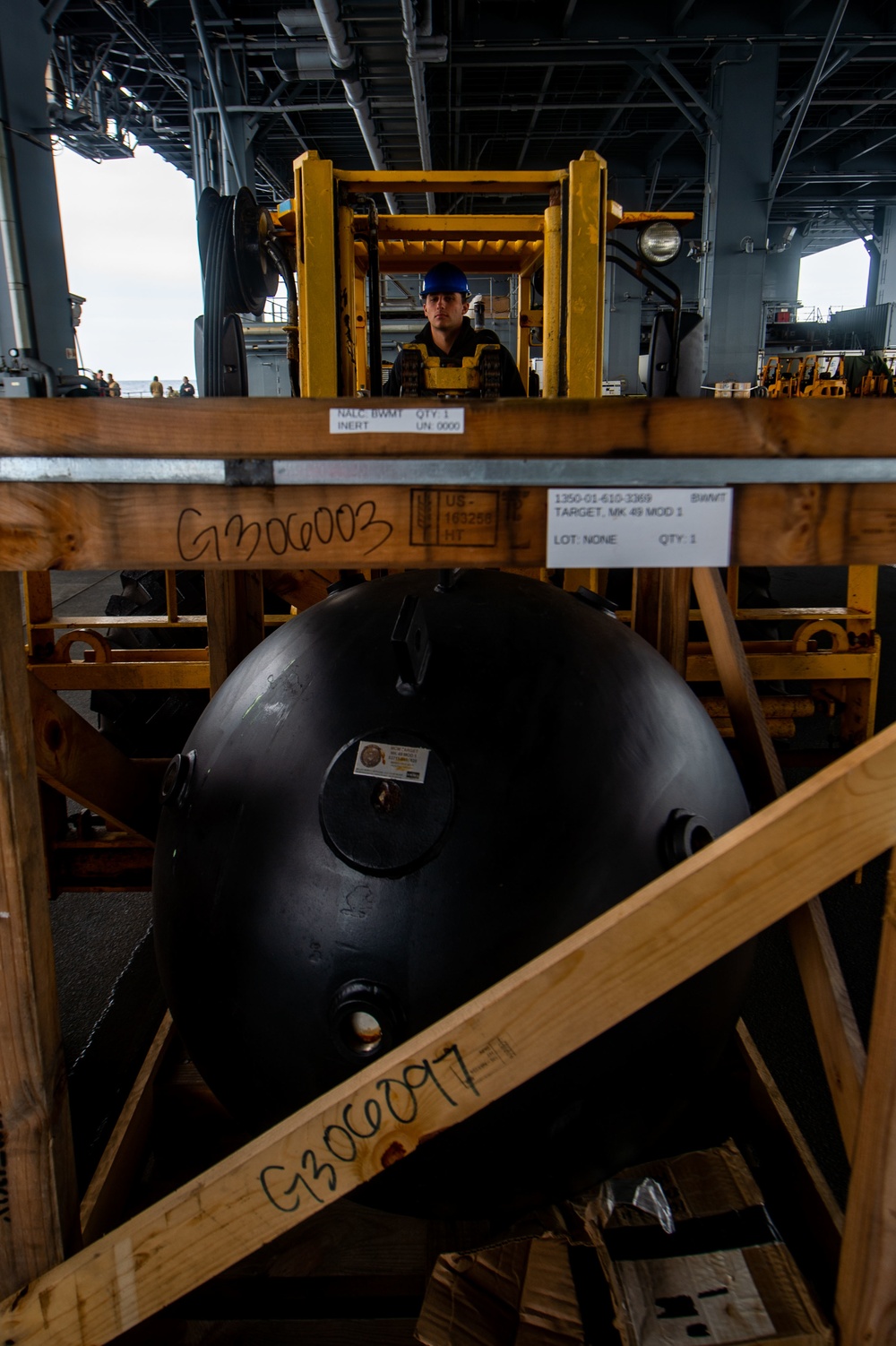 USS Miguel Keith conducts mine-shape training during Noble Vanguard