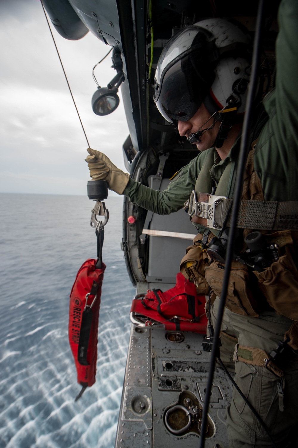 HSC 25 conduct search and rescue training during Noble Vanguard