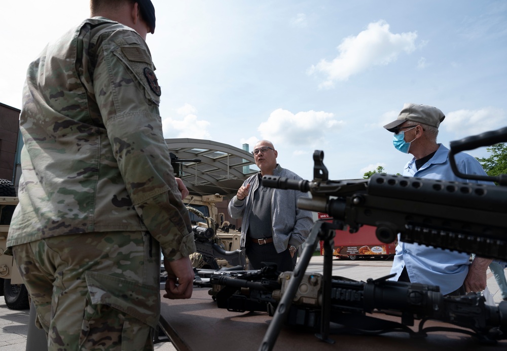 Ramstein SFS units host Demo and Expo