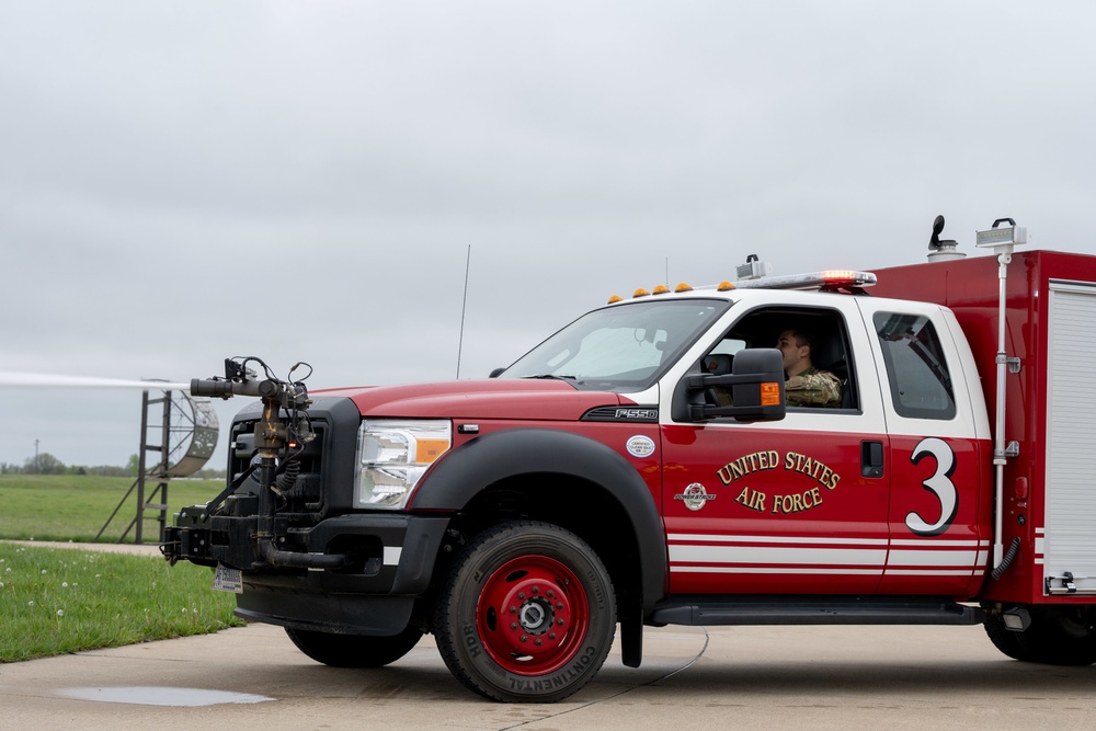 Whiteman Fire Department holds live fire demonstration for Whiteman Elementary