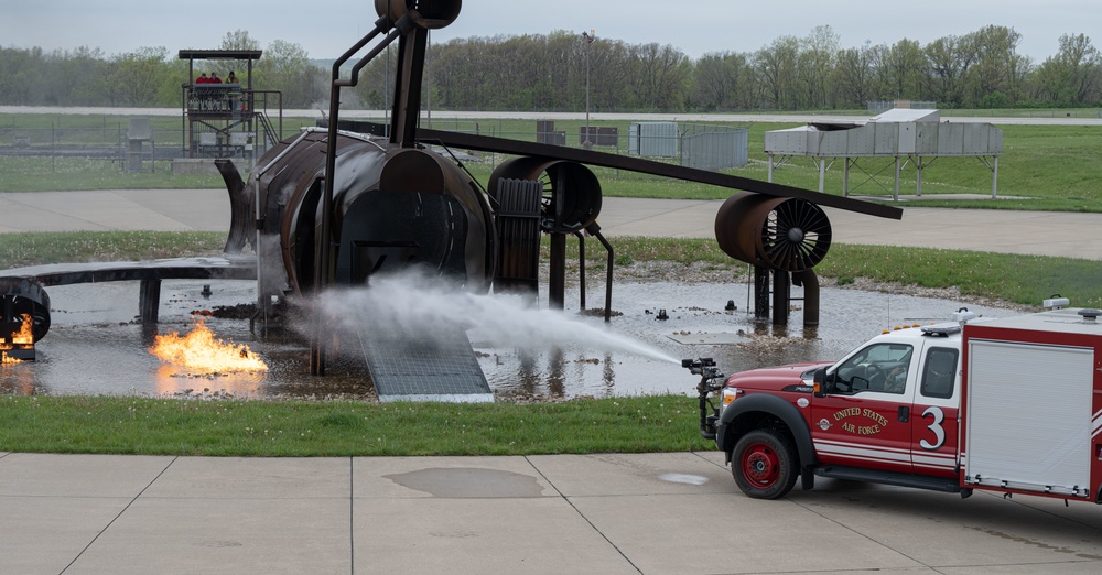 Whiteman Fire Department holds live fire demonstration for Whiteman Elementary