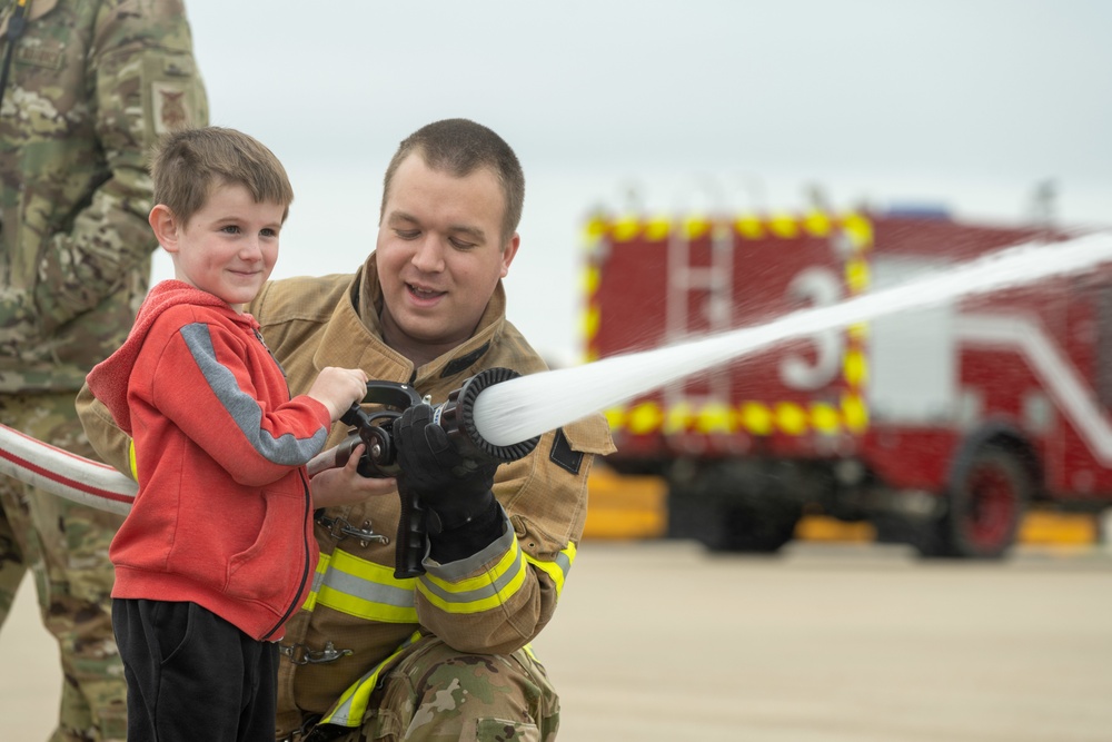 Whiteman Fire Department holds live fire demonstration for Whiteman Elementary