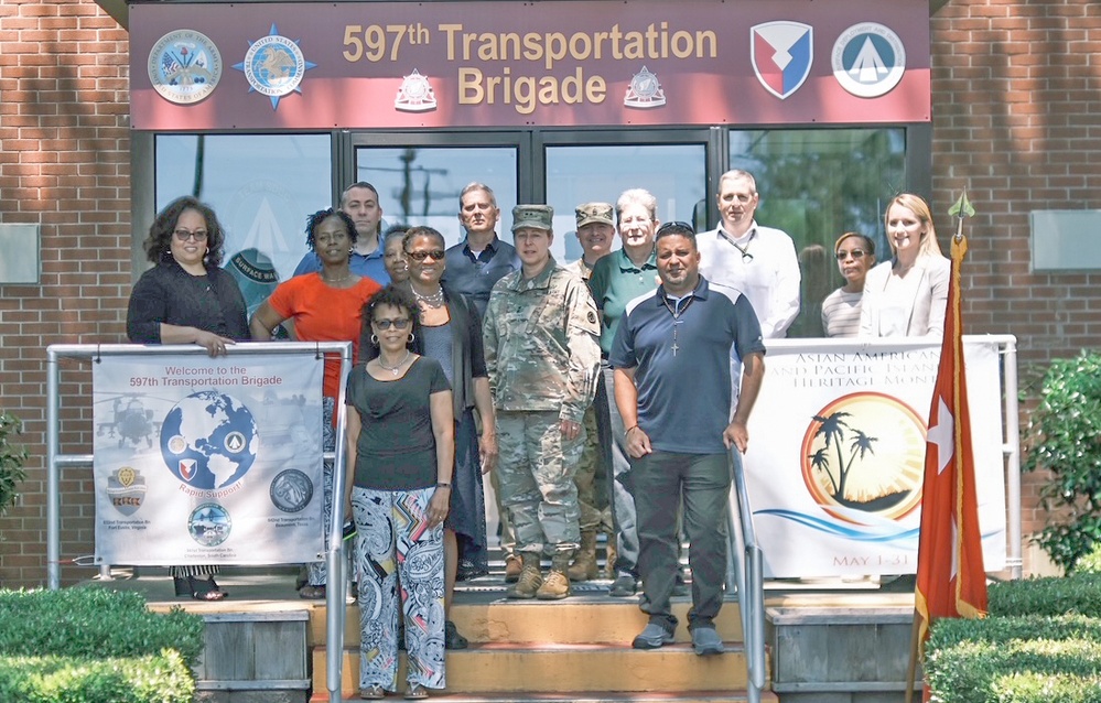 SDDC commander recognizes award-winning OCCA team during visit to Fort Eustis