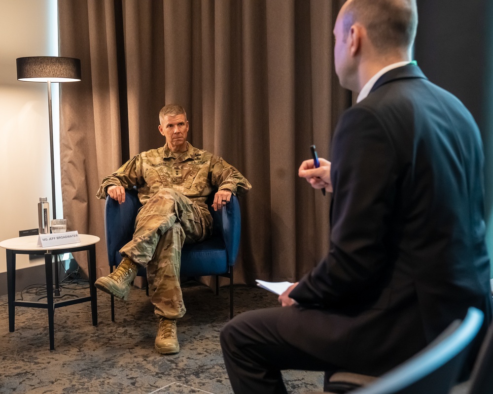 Maj. Gen. Broadwater joins Estonian media roundtable