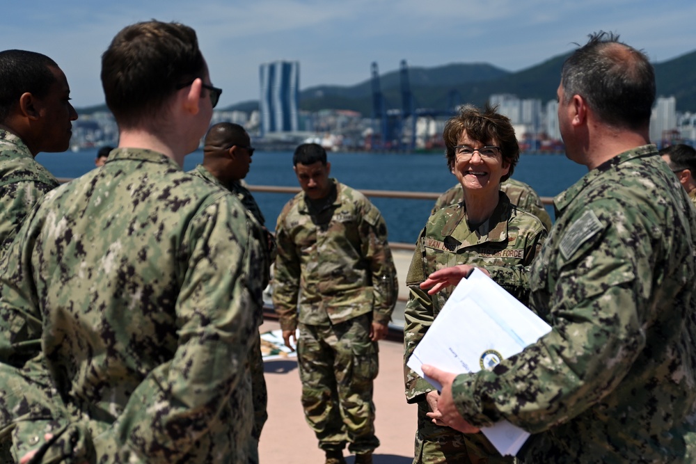 USTRANSCOM leadership tour ROK
