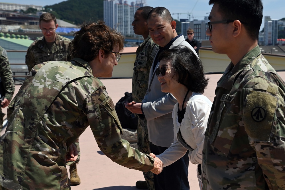 USTRANSCOM leadership tour ROK