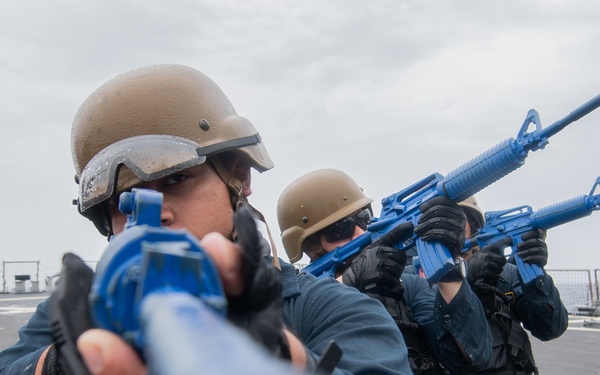 USS Milius trains VBSS