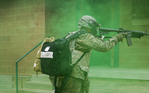 Kosovo troops train at Iowa combat medic course