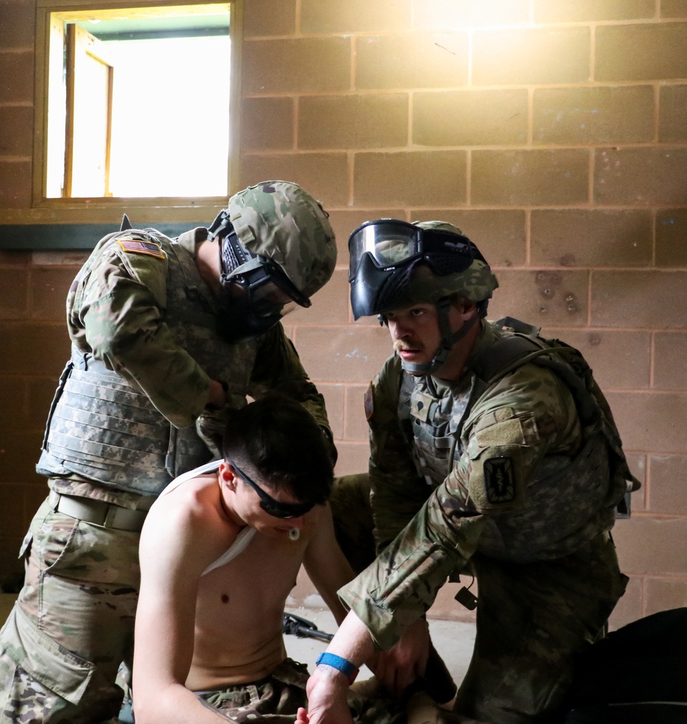 U.S. Soldiers train at Iowa combat medic course