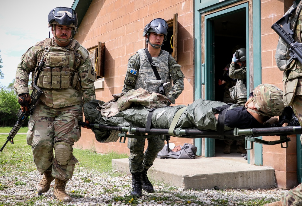 U.S., Kosovo troops train together at Iowa combat medic course