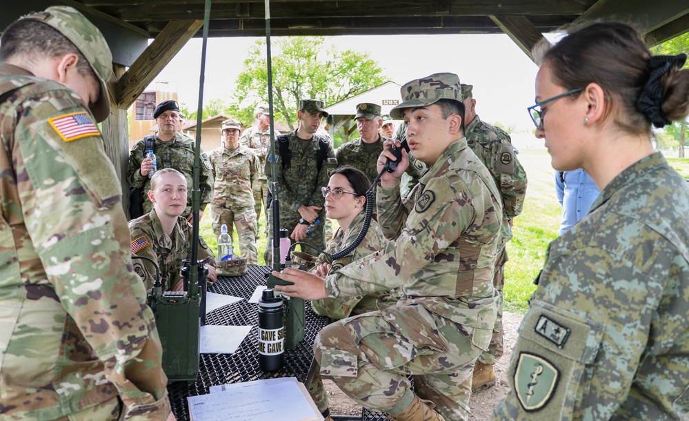 Senior leaders of Iowa National Guard, Kosovo Security Force observe troops during battle drills