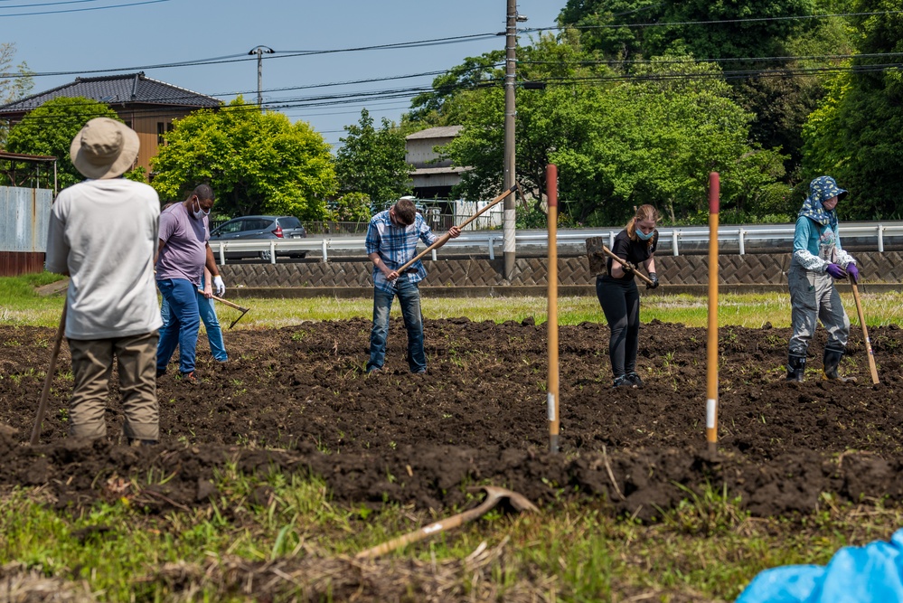 NAF Atsugi Sailors Volunteer in Ayase