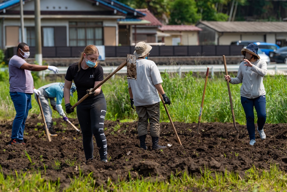 NAF Atsugi Sailors Volunteer in Ayase
