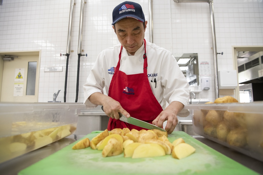 Yokota’s U.S., Japan DFAC team cooks up excellence