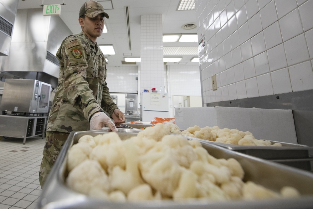 Yokota’s U.S., Japan DFAC team cooks up excellence