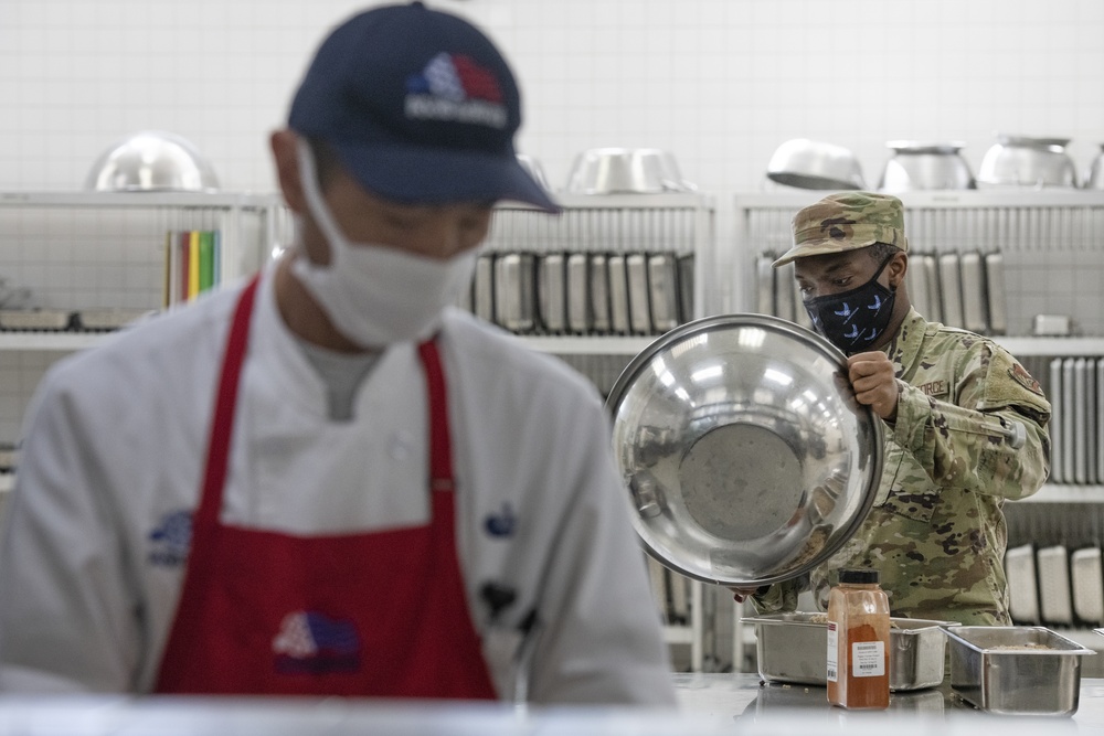 Yokota’s U.S., Japan DFAC team cooks up excellence