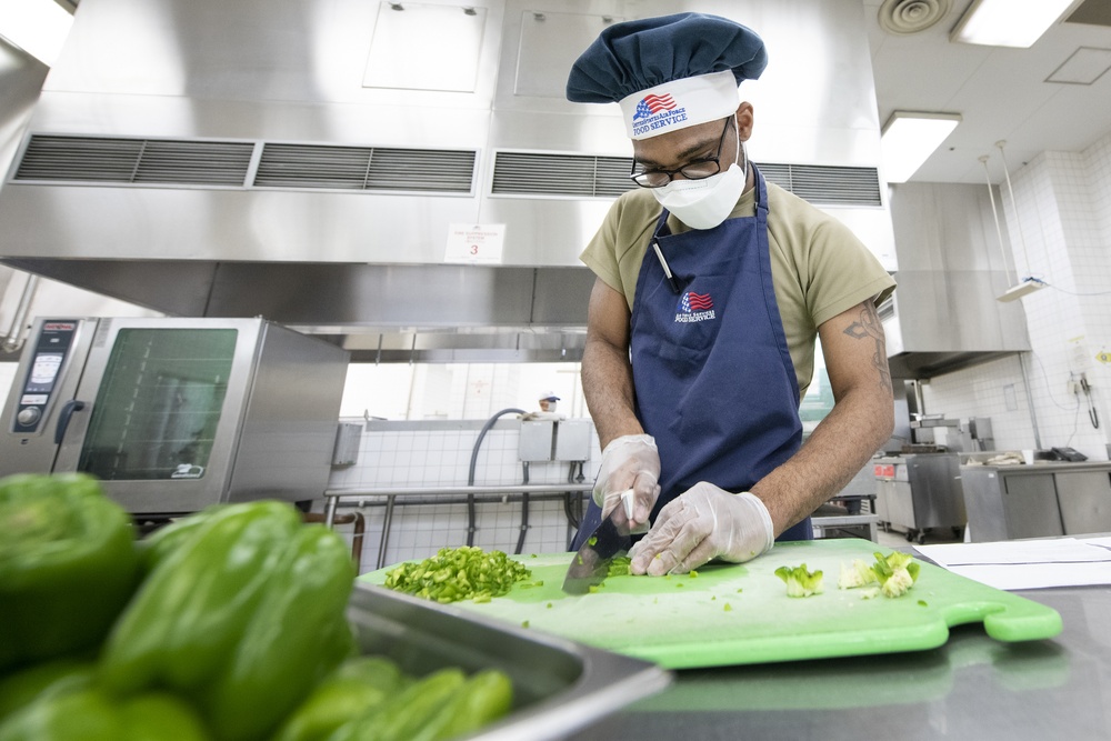 Yokota’s U.S., Japan DFAC team cooks up excellence