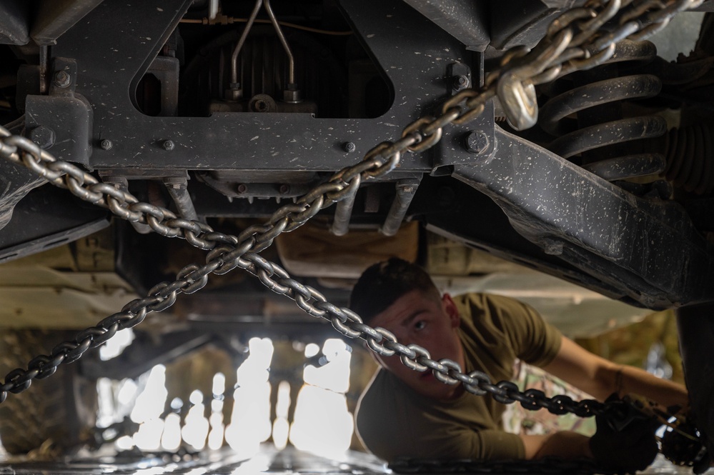 U.S. Army executes tactical command post air movement