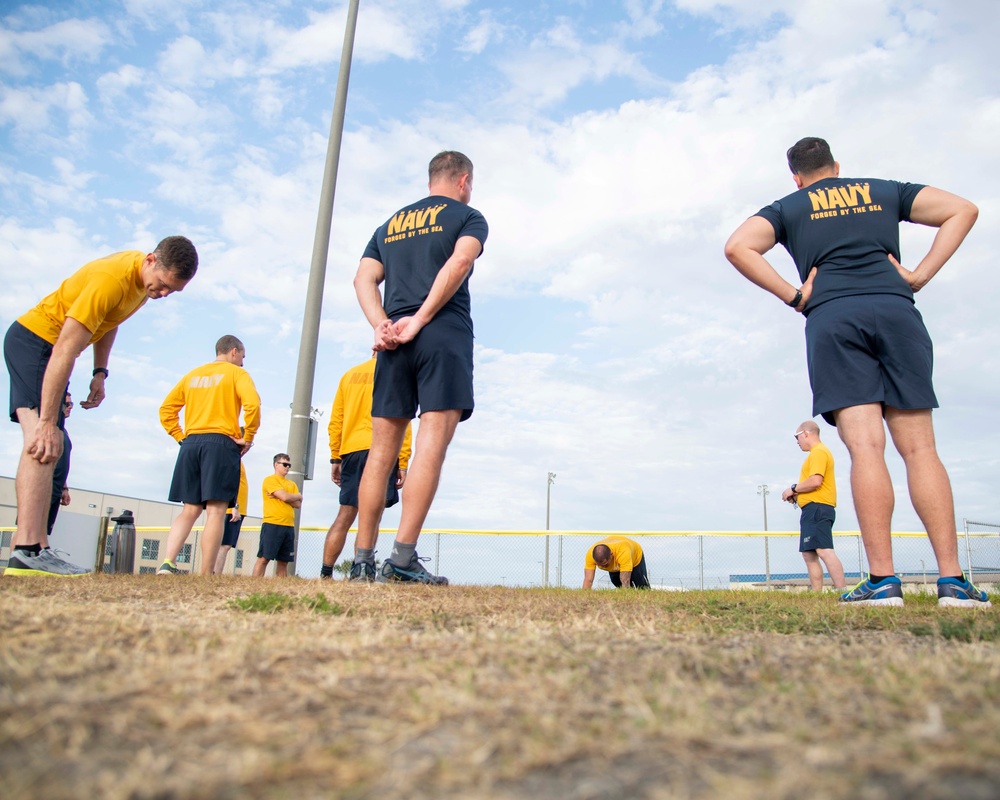 Reserve Sailors Participate in PFA