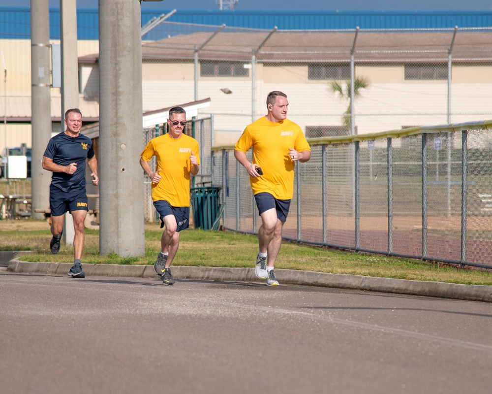 Reserve Sailors Participate in PFA