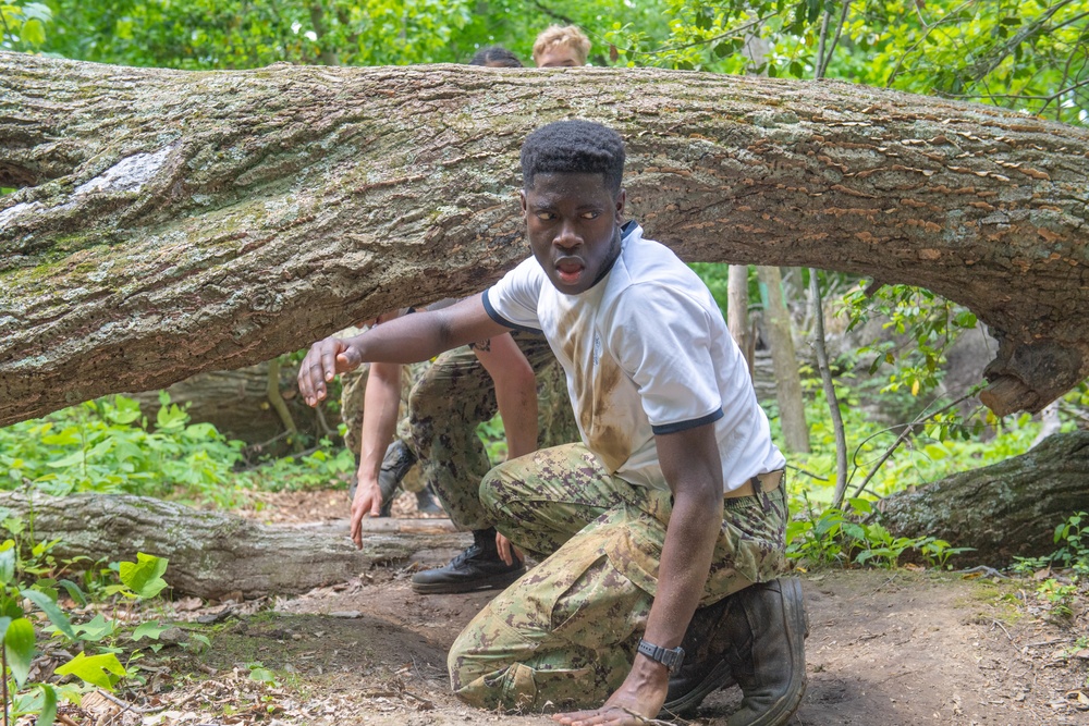 Midshipmen Participate in Sea Trials