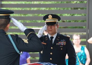 Fort Hood Soldiers, military community, honor veteran laid to rest