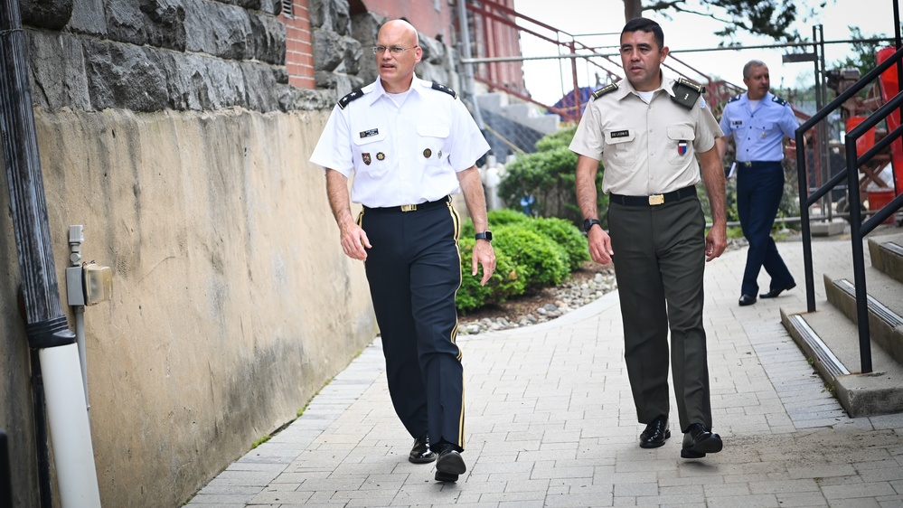 Colonel Pablo De Leon, Guatemala Delegate Visits IADC