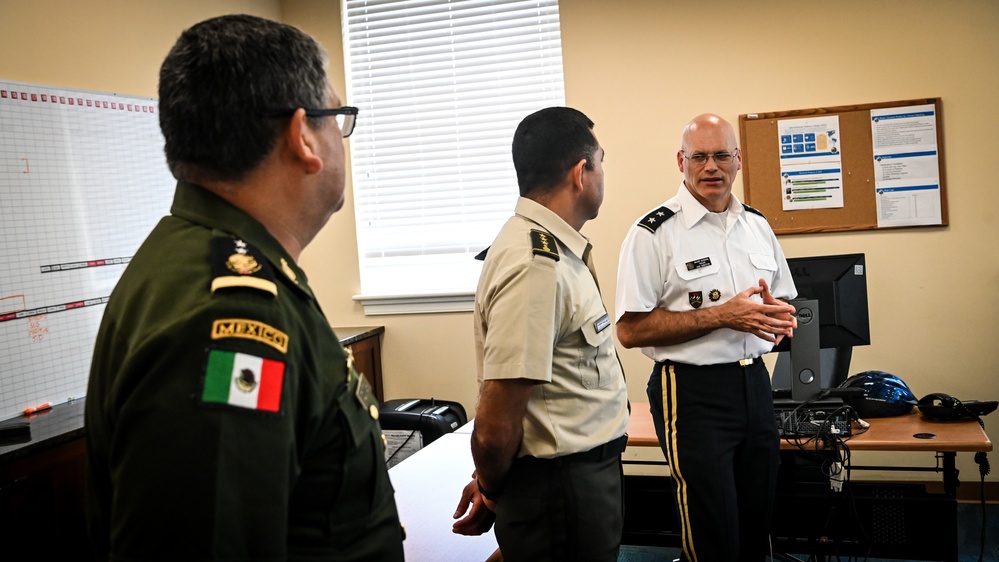 Colonel Pablo De Leon, Guatemala Delegate Visits IADC