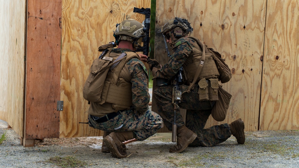 3/2 Combat Engineers conduct a live fire range